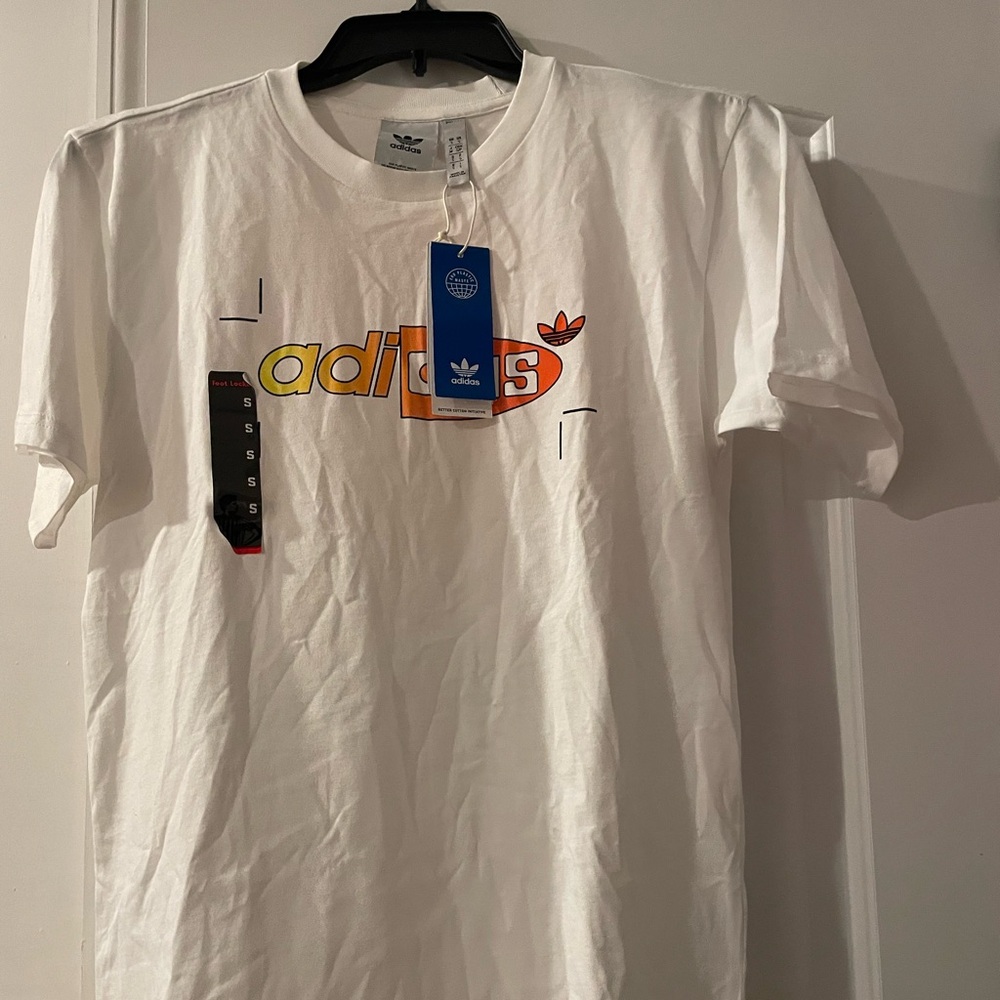 Boys Adidas shirt 👕 small